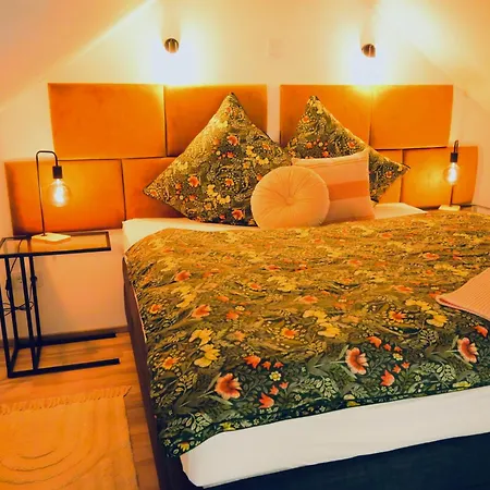 Galeriewohnung Vierseithof Apartamento *